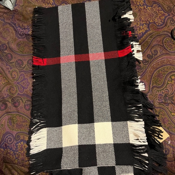 Burberry Mega Check Unisex Wool Scarf - Picture 2 of 4